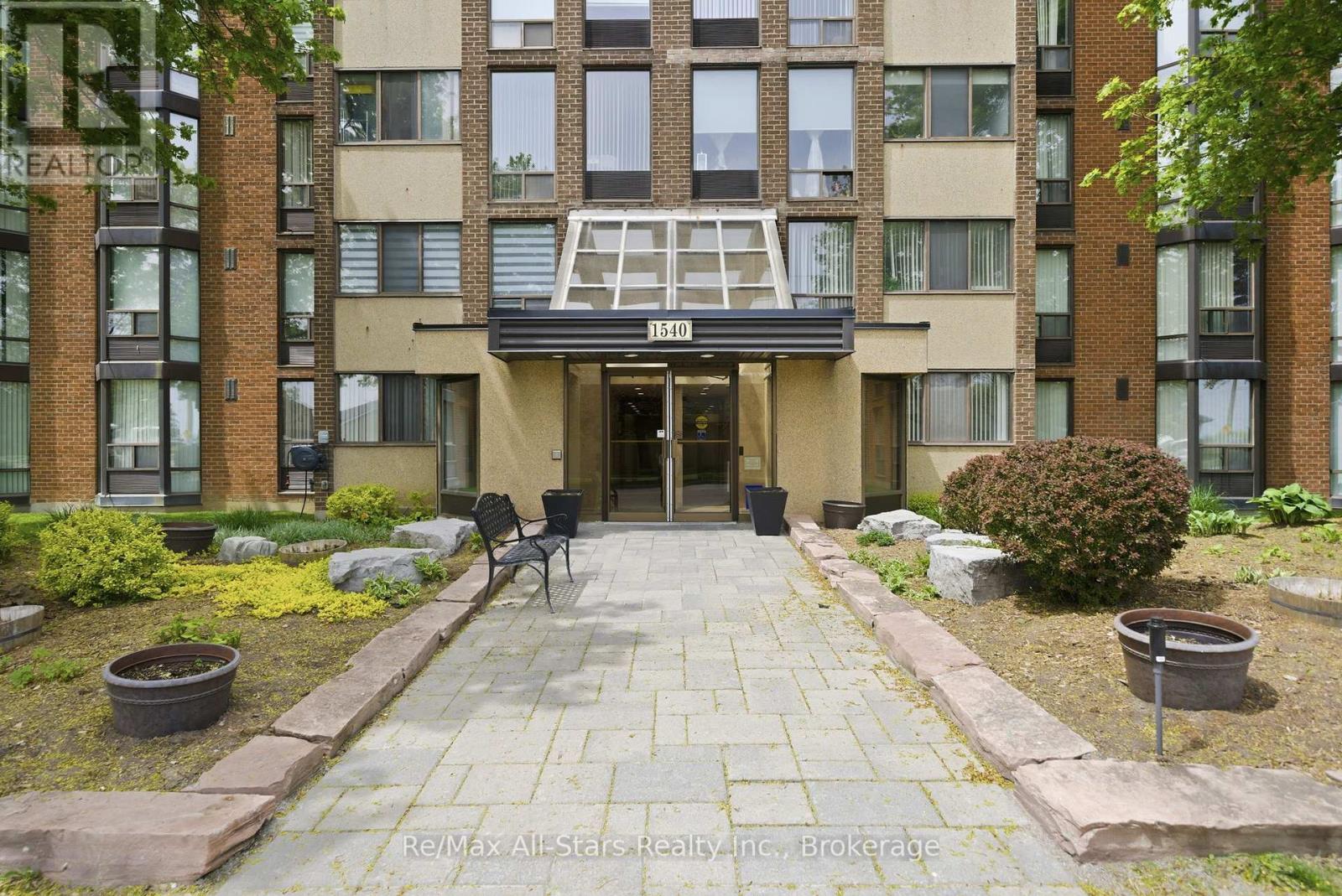 301 - 1540 Pickering Parkway, Pickering (Town Centre), Ontario  L1V 3V9 - Photo 1 - E13160078