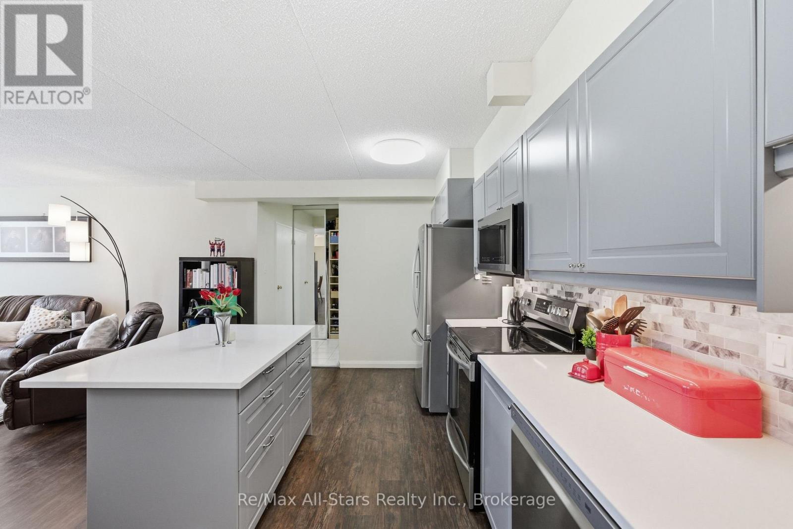 301 - 1540 Pickering Parkway, Pickering (Town Centre), Ontario  L1V 3V9 - Photo 10 - E13160078