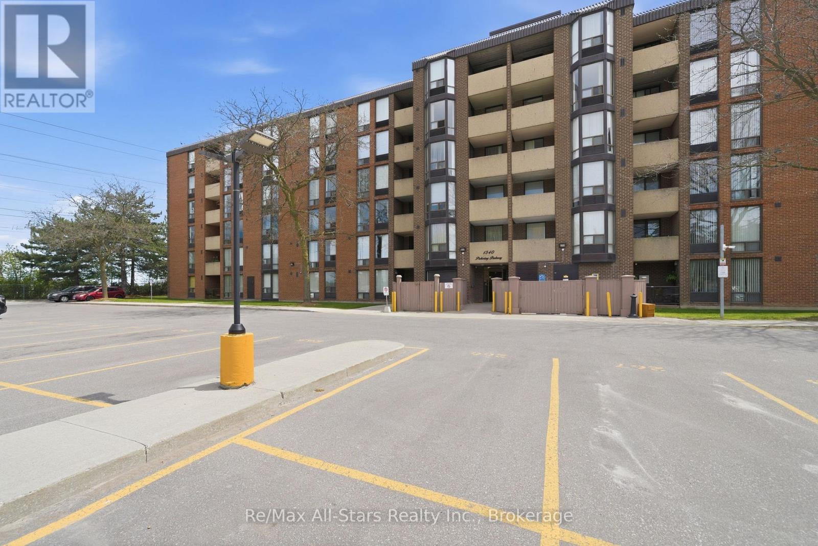 301 - 1540 Pickering Parkway, Pickering (Town Centre), Ontario  L1V 3V9 - Photo 2 - E13160078