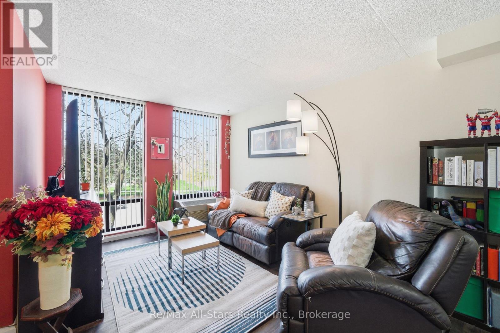 301 - 1540 Pickering Parkway, Pickering (Town Centre), Ontario  L1V 3V9 - Photo 5 - E13160078