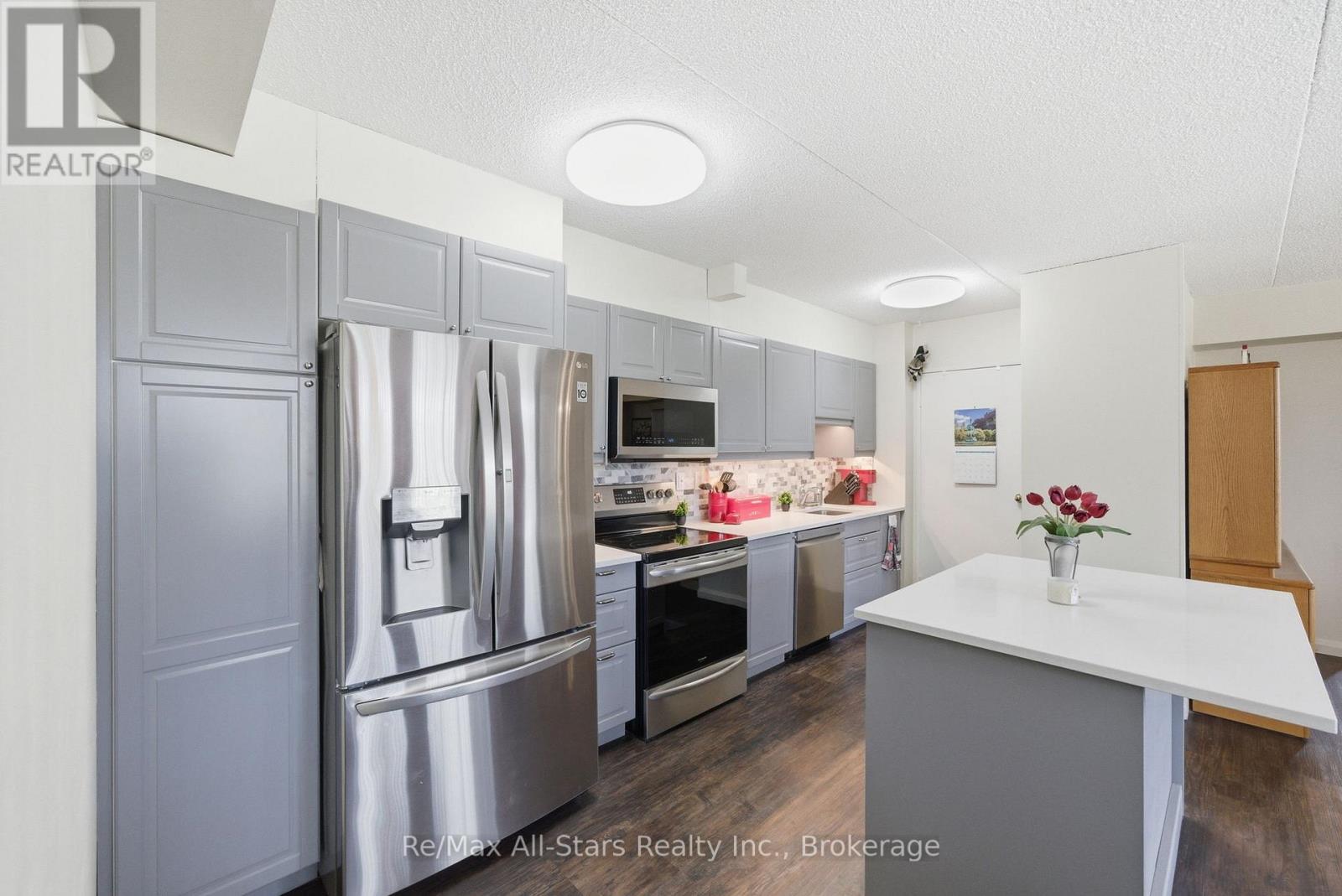 301 - 1540 Pickering Parkway, Pickering (Town Centre), Ontario  L1V 3V9 - Photo 8 - E13160078