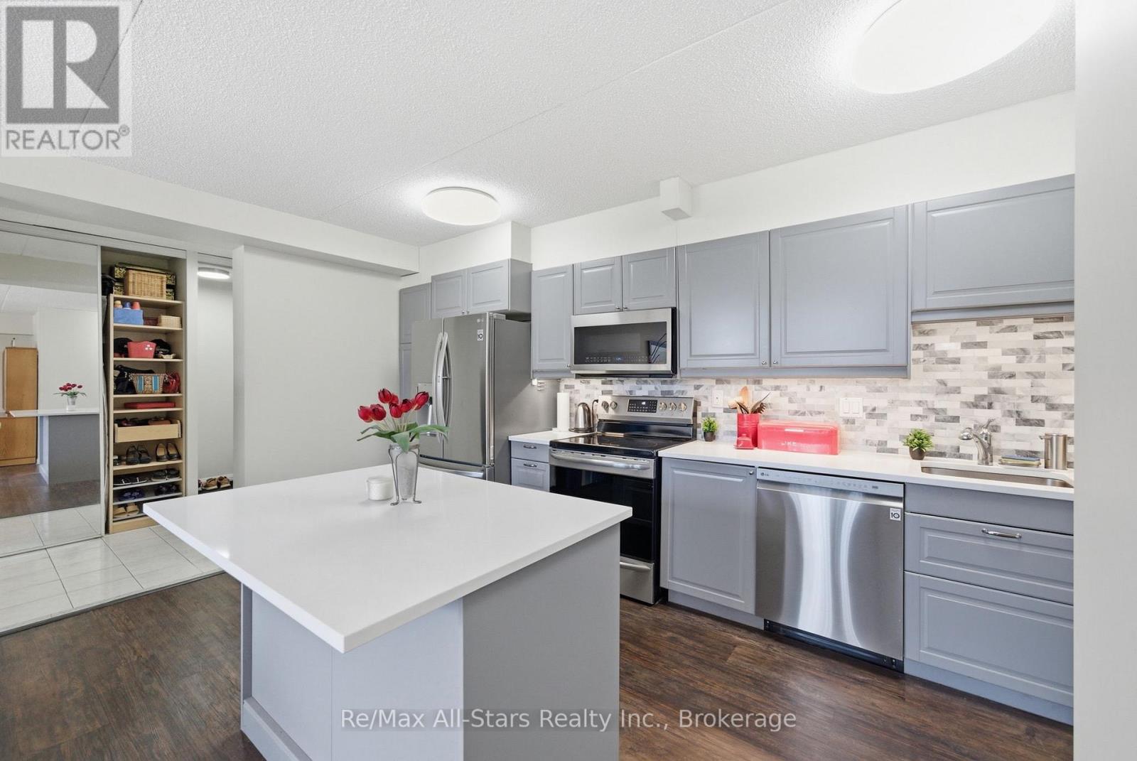 301 - 1540 Pickering Parkway, Pickering (Town Centre), Ontario  L1V 3V9 - Photo 9 - E13160078