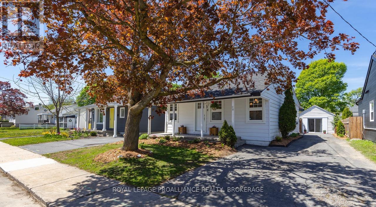98 Carleton Street, Kingston, Ontario  K7K 4G1 - Photo 1 - X13160014