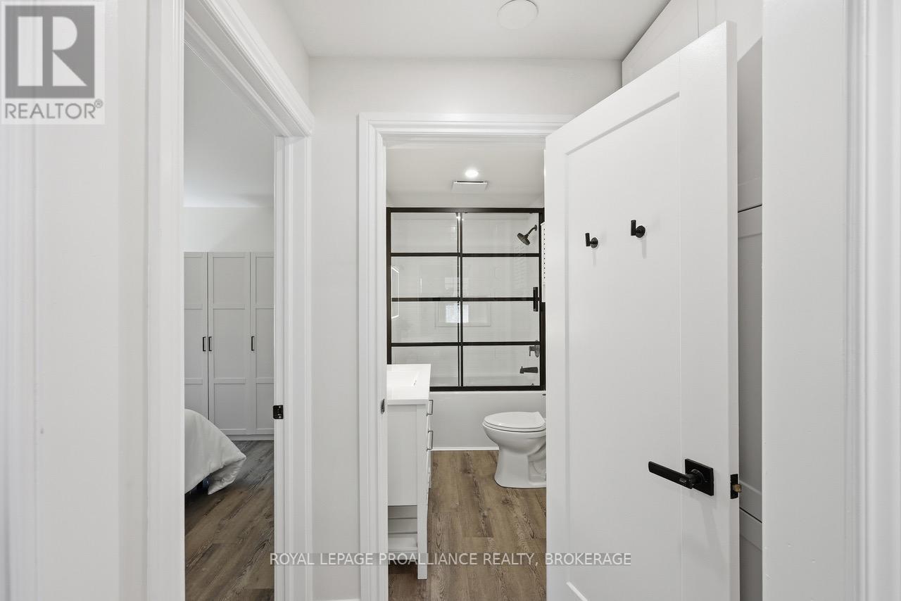 98 Carleton Street, Kingston, Ontario  K7K 4G1 - Photo 10 - X13160014