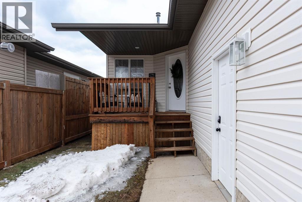 117 Sandulac Street, Fort Mcmurray, Alberta  T9K 2T3 - Photo 3 - A2313736