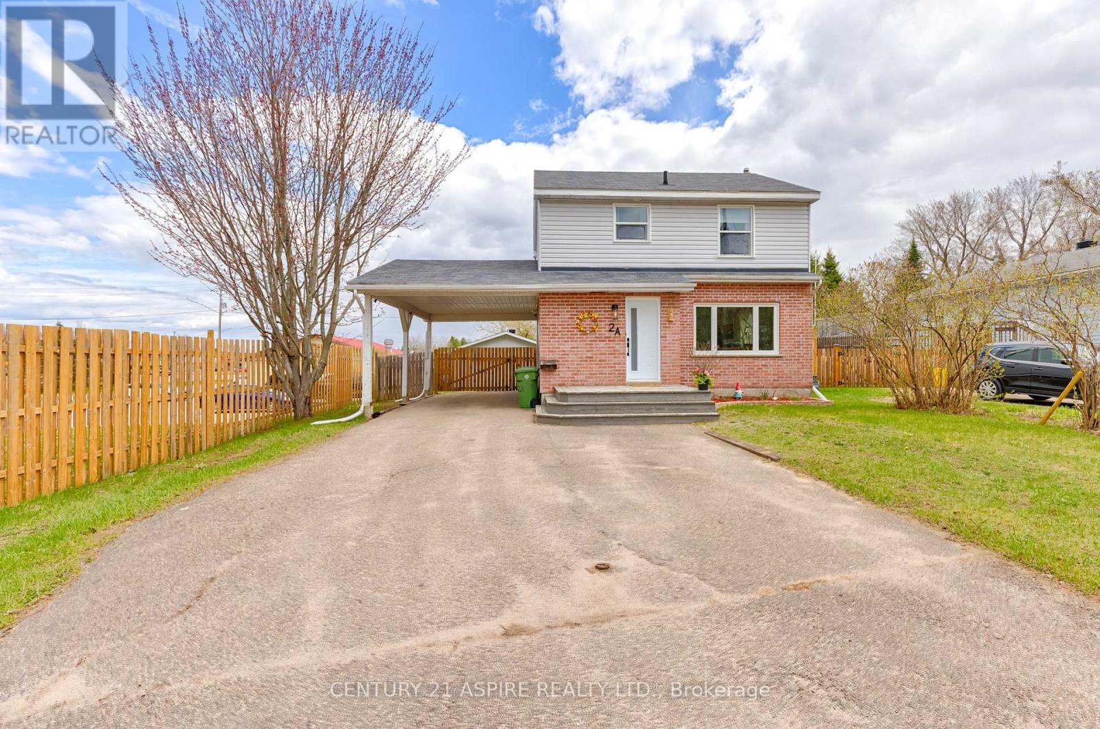 2a Selkirk Street, Petawawa, Ontario  K8H 3C1 - Photo 3 - X13107680