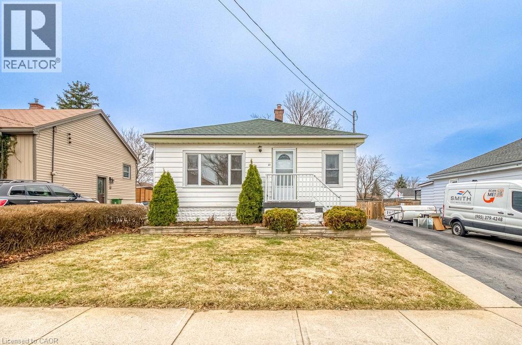 22 DAVID Avenue, Hamilton, Ontario