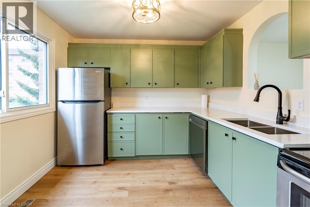 483 N Springbank Avenue N Unit# 24, Woodstock, Ontario  N4T 1R1 - Photo 3 - 40831265