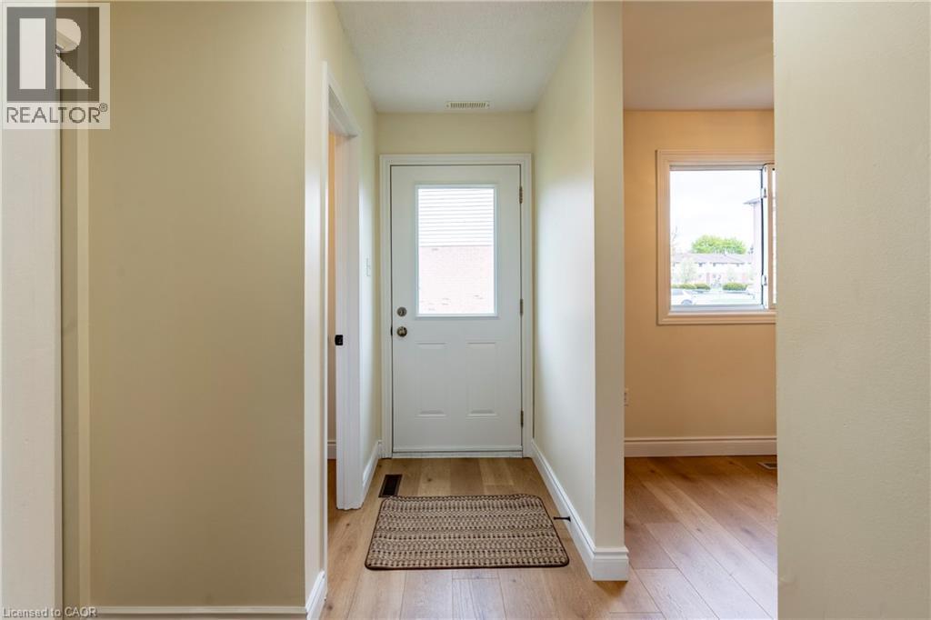 483 N Springbank Avenue N Unit# 24, Woodstock, Ontario  N4T 1R1 - Photo 2 - 40831265