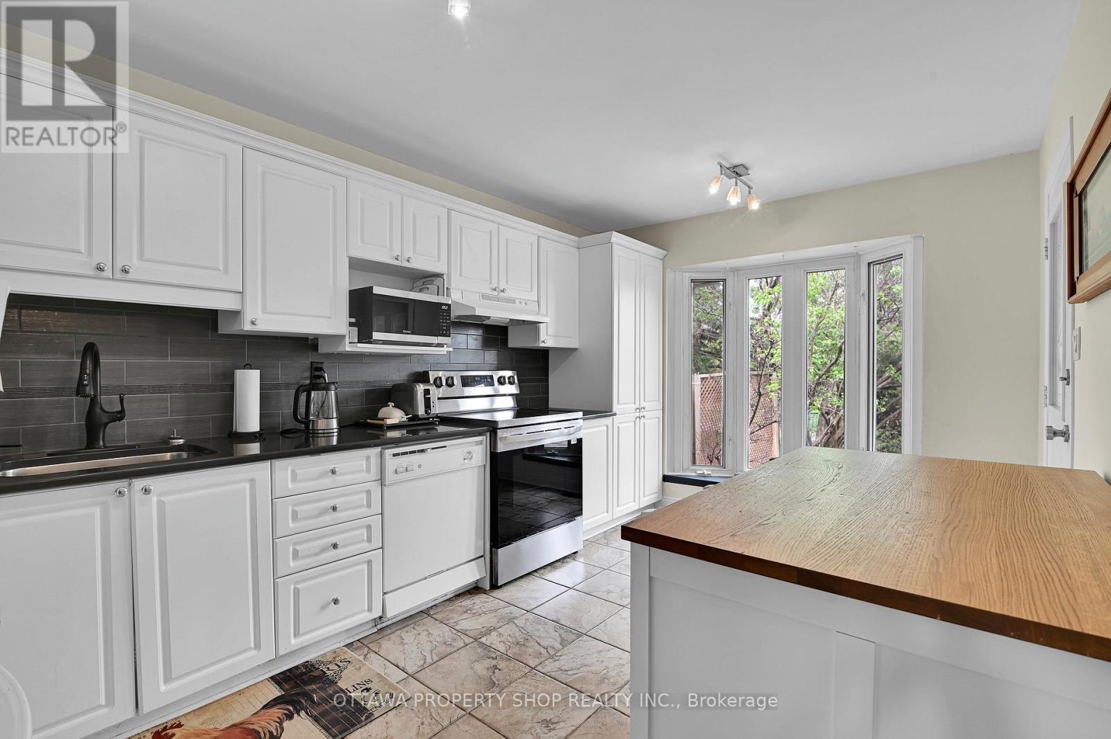202 Rosemary Gardens, Ottawa, Ontario  K1E 1Y8 - Photo 11 - X13159960