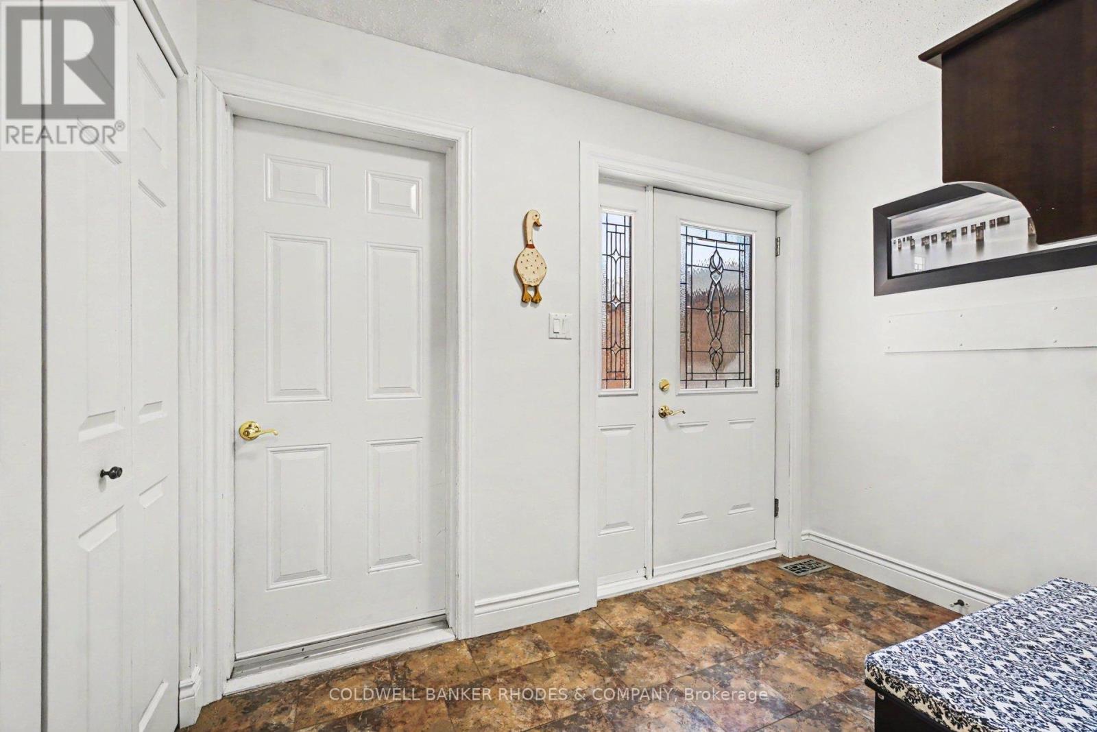 1809 Brousseau Crescent, Ottawa, Ontario  K1C 2Y5 - Photo 3 - X13159980