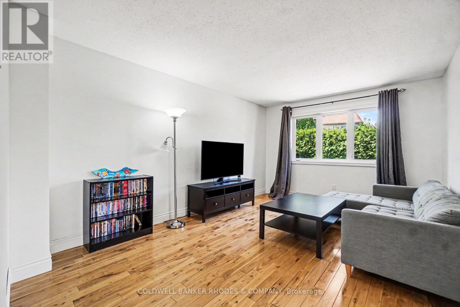 1809 Brousseau Crescent, Ottawa, Ontario  K1C 2Y5 - Photo 5 - X13159980