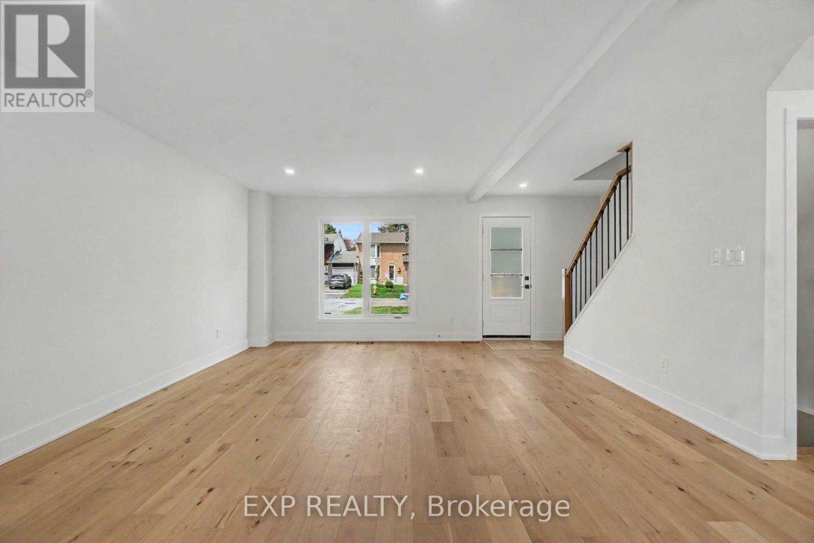 56 Glen Park Drive, Ottawa, Ontario  K1B 3Z2 - Photo 3 - X13160032