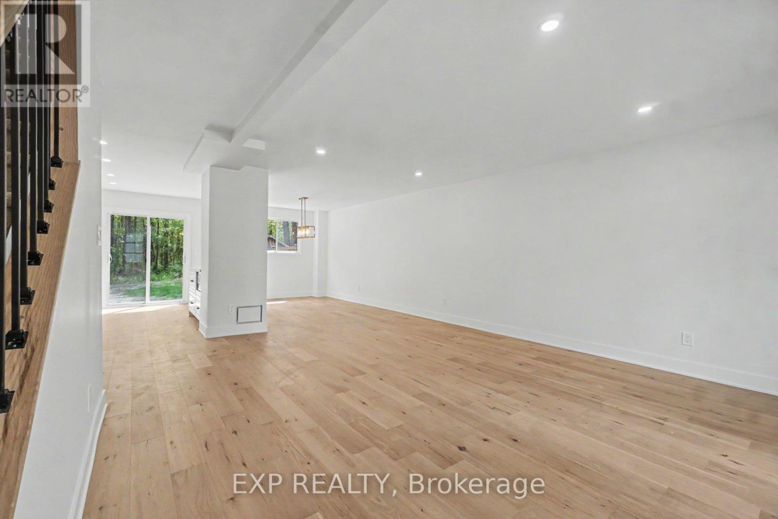 56 Glen Park Drive, Ottawa, Ontario  K1B 3Z2 - Photo 4 - X13160032