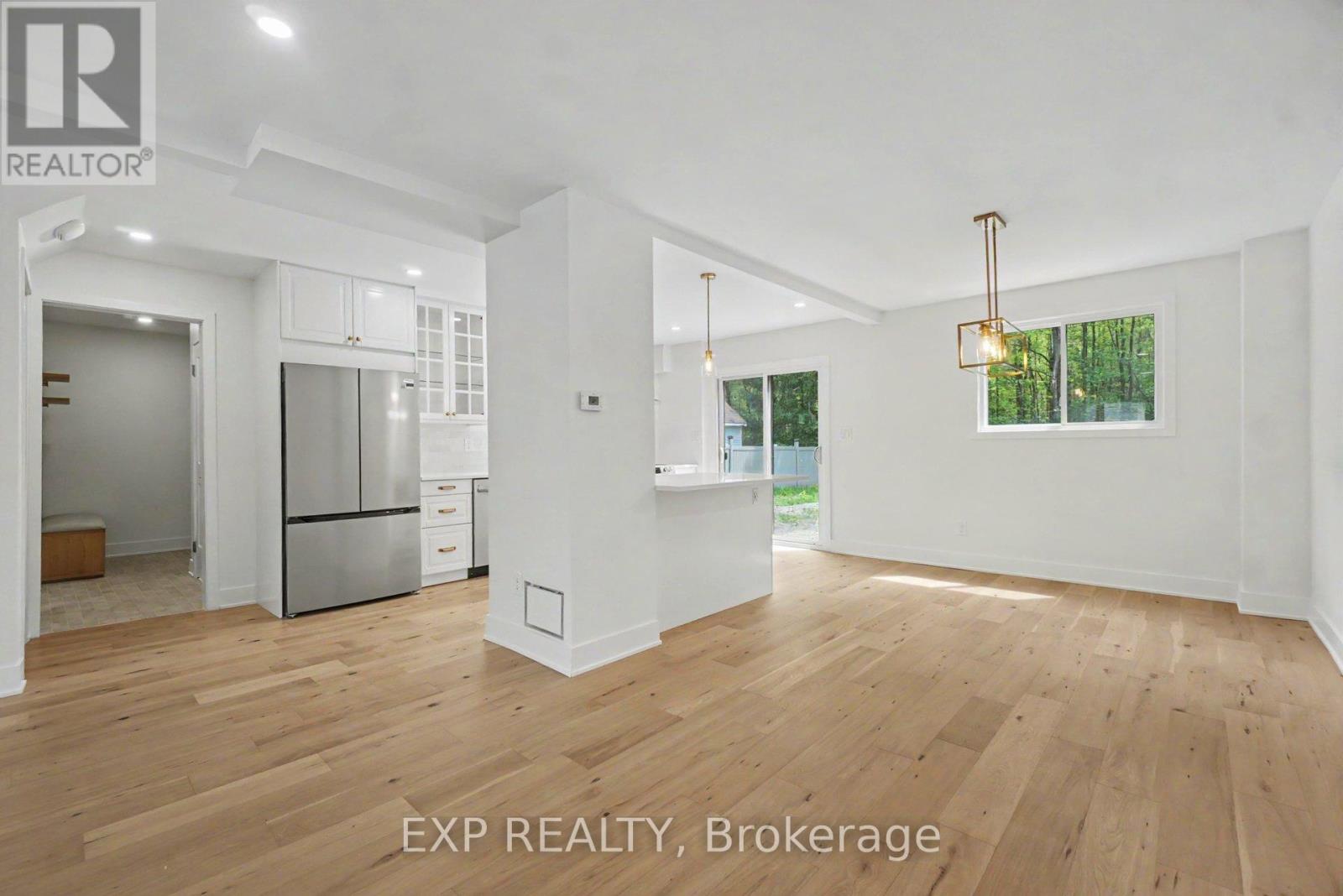 56 Glen Park Drive, Ottawa, Ontario  K1B 3Z2 - Photo 6 - X13160032