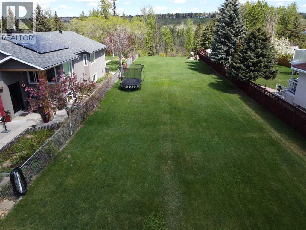 8520 48 Avenue NW, Calgary, Alberta  T3B 2A6 - Photo 3 - A2298895