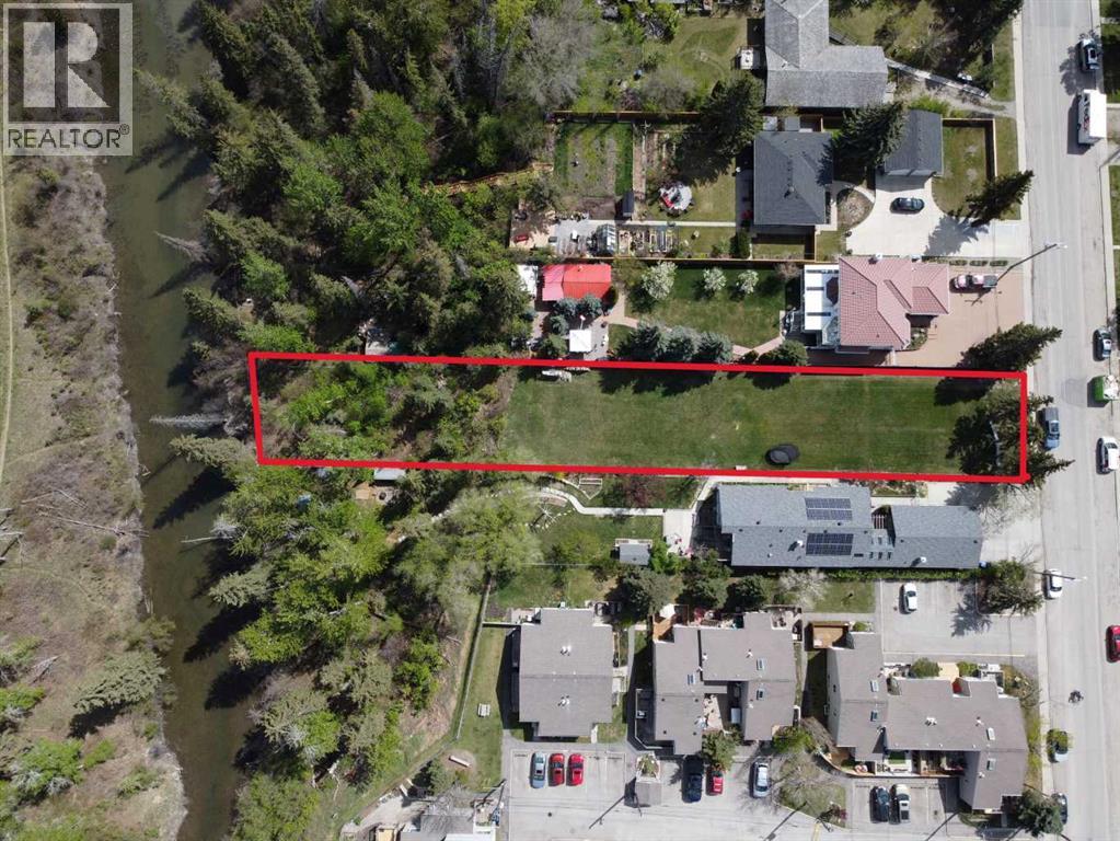 8520 48 Avenue NW, Calgary, Alberta