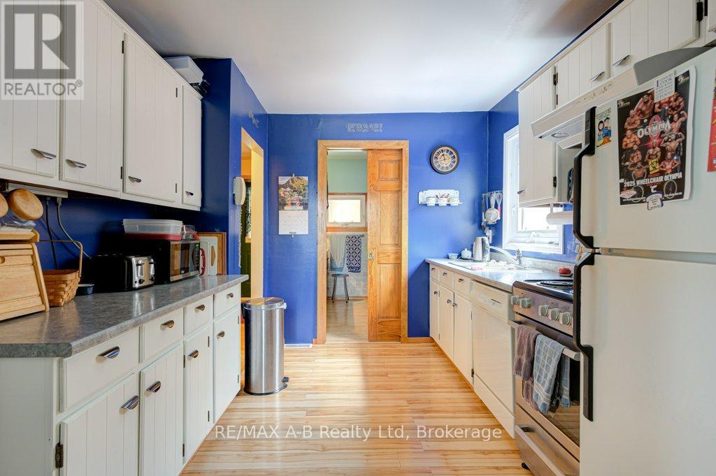 304 Douglas Street W, Stratford, Ontario  N5A 5R3 - Photo 12 - X13159970