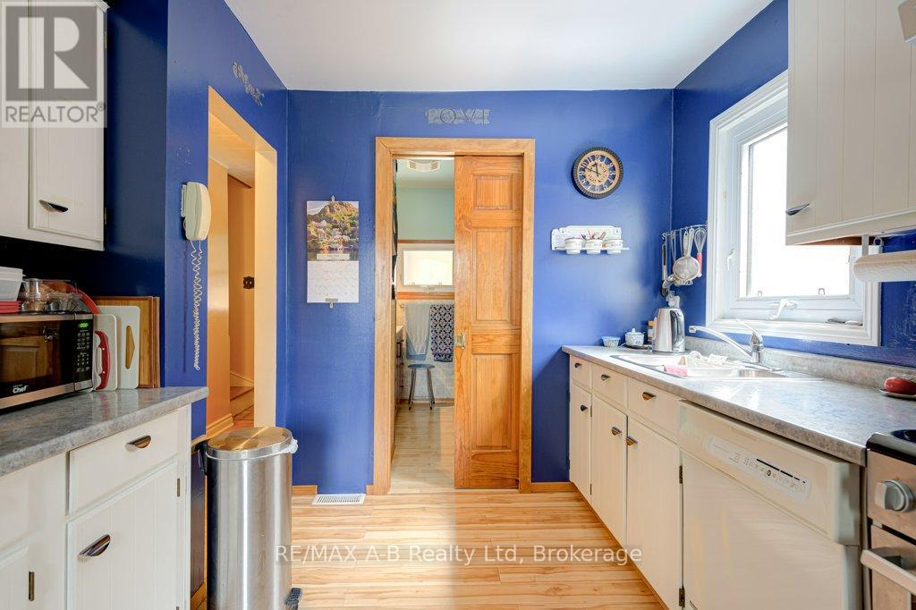 304 Douglas Street W, Stratford, Ontario  N5A 5R3 - Photo 13 - X13159970