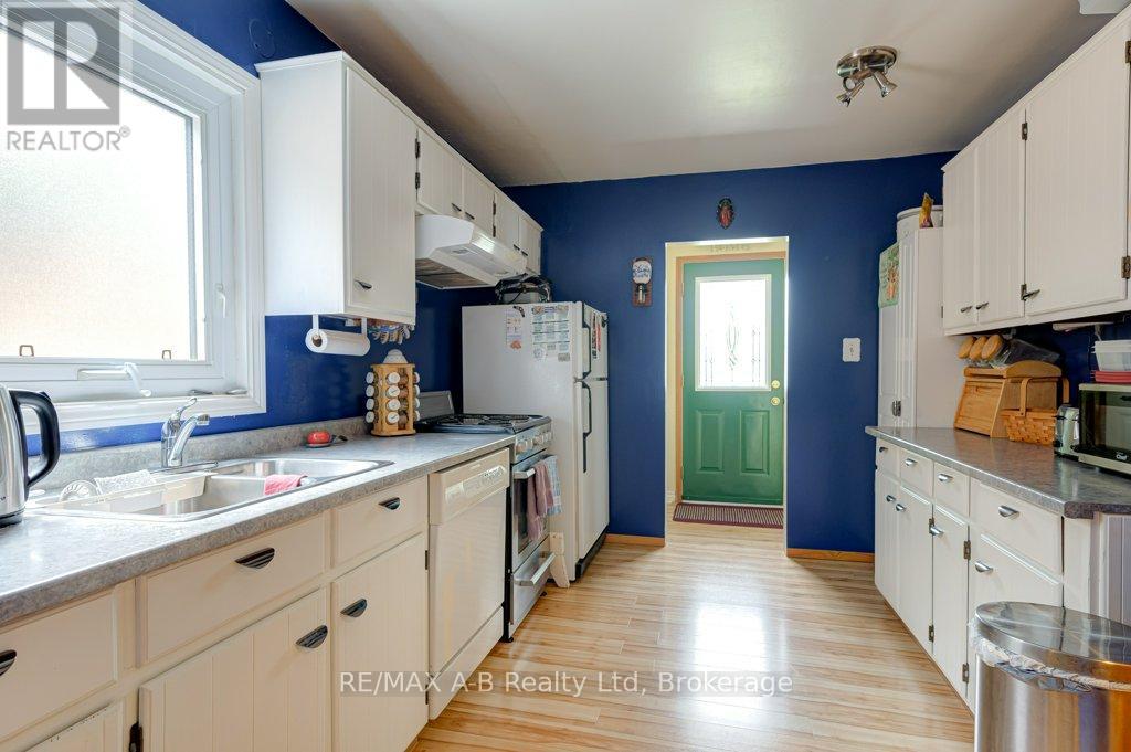 304 Douglas Street W, Stratford, Ontario  N5A 5R3 - Photo 15 - X13159970