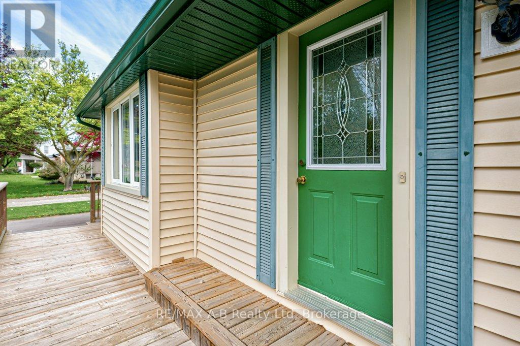 304 Douglas Street W, Stratford, Ontario  N5A 5R3 - Photo 6 - X13159970