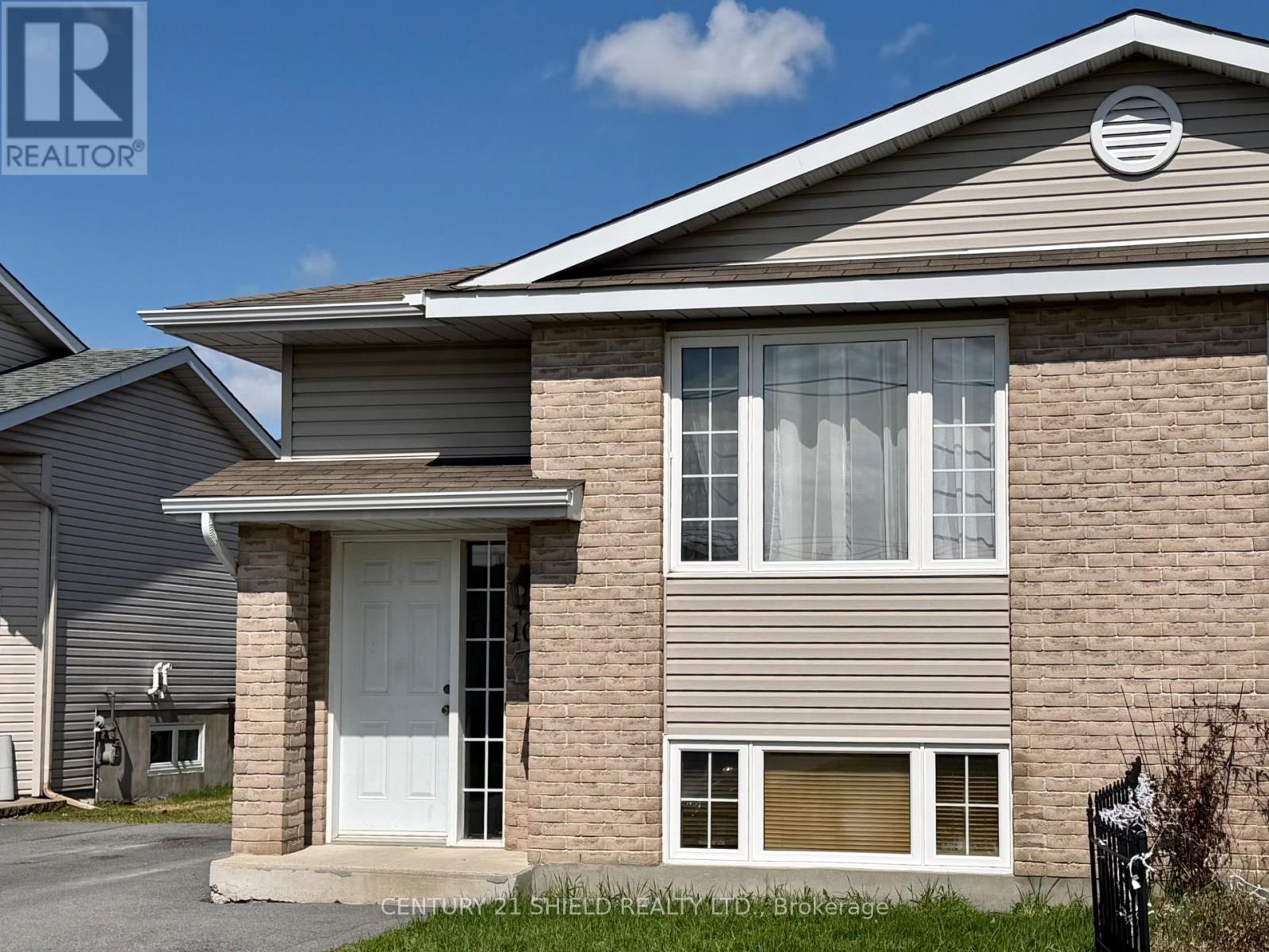 101 Mckenzie Street W, Cornwall, Ontario  K6K 1W2 - Photo 2 - X13159938