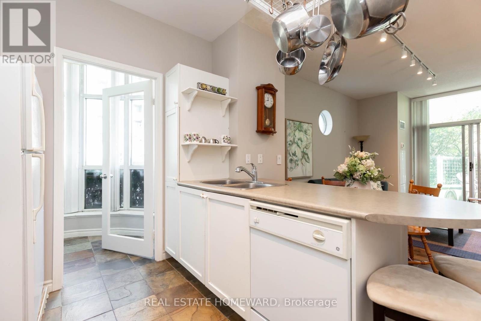 101 - 600 Queens Quay W, Toronto, Ontario  M5V 3M3 - Photo 10 - C13160050