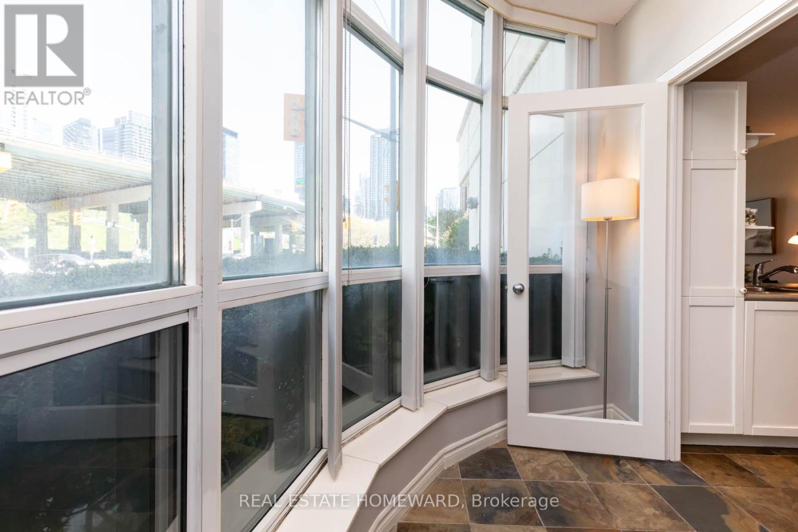 101 - 600 Queens Quay W, Toronto, Ontario  M5V 3M3 - Photo 12 - C13160050