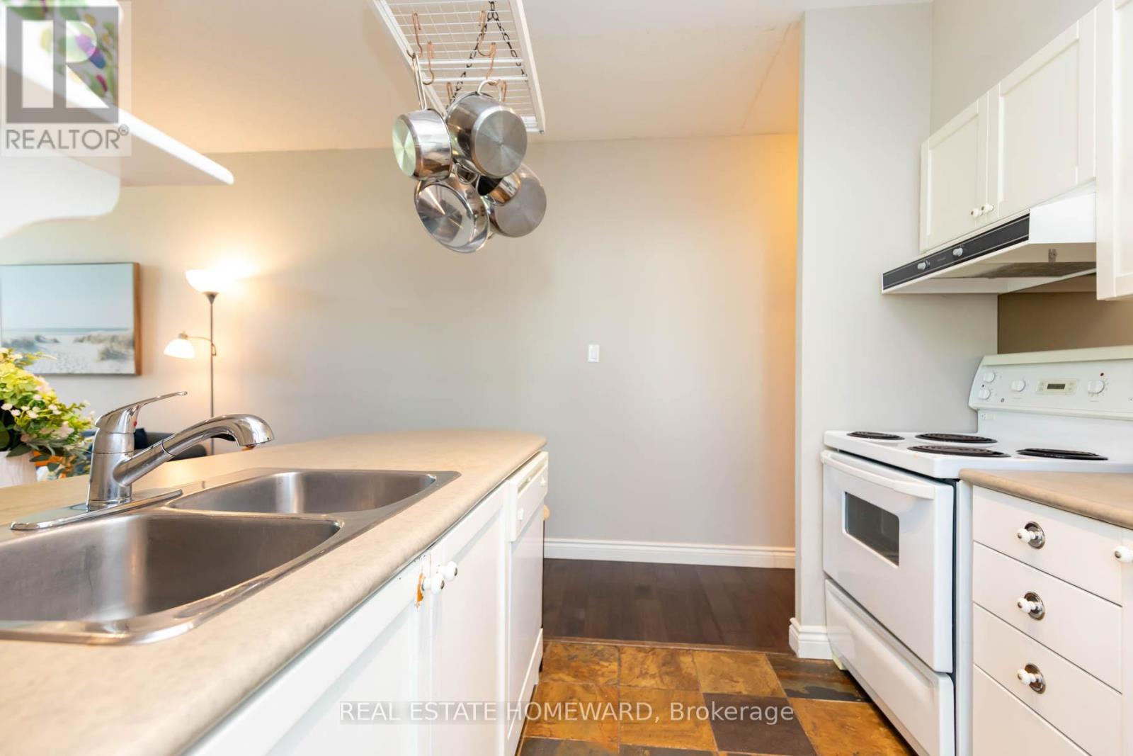 101 - 600 Queens Quay W, Toronto, Ontario  M5V 3M3 - Photo 9 - C13160050