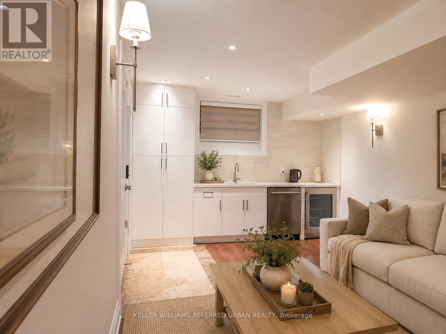 72 Laurel Avenue, Toronto, Ontario  M9B 4T2 - Photo 32 - W12490028