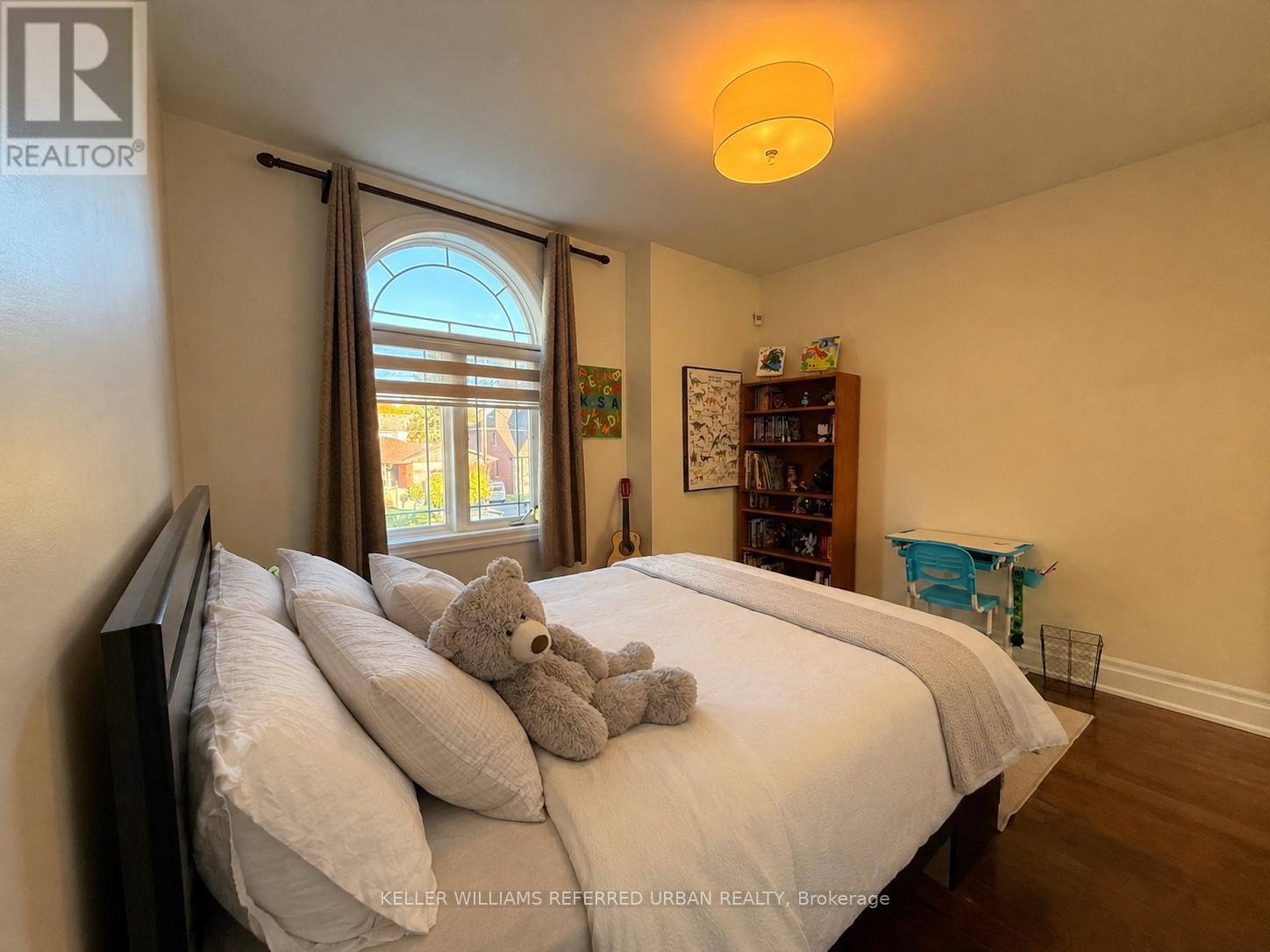 72 Laurel Avenue, Toronto, Ontario  M9B 4T2 - Photo 22 - W12490028