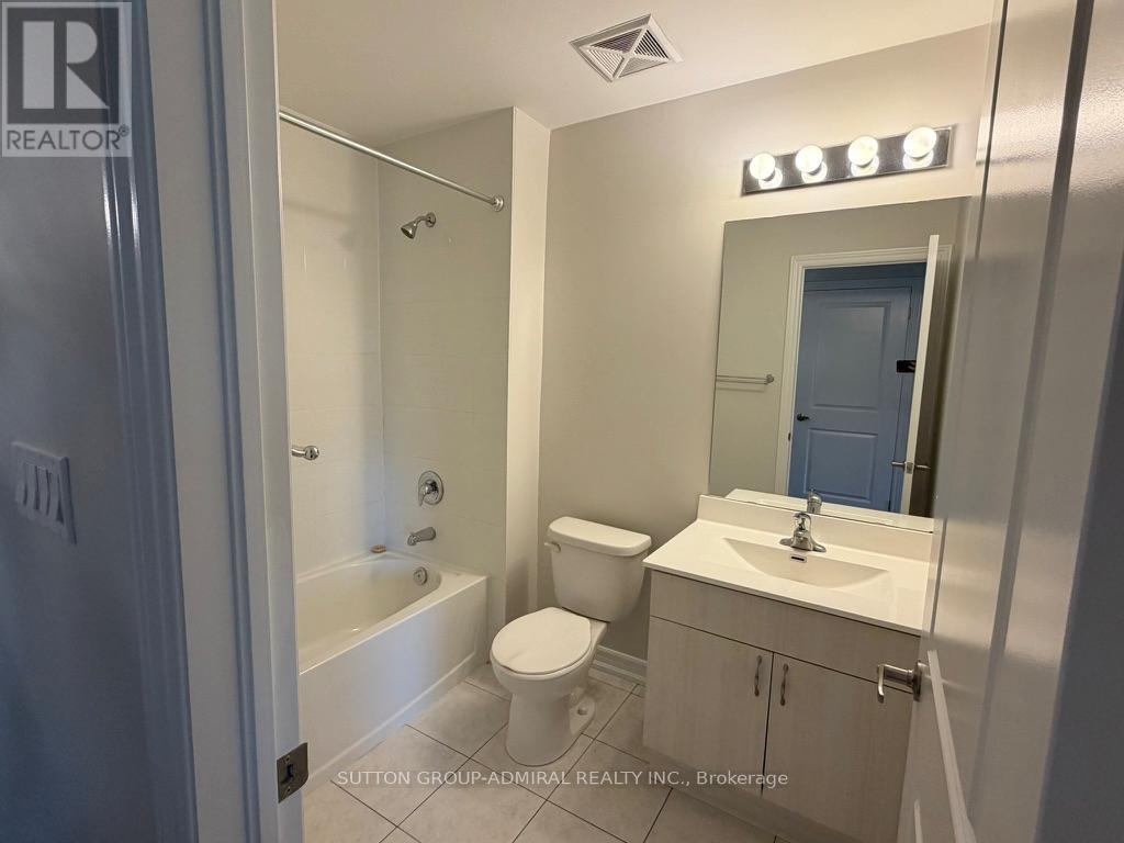 320 - 199 Pine Grove Road, Vaughan, Ontario  L4L 2H7 - Photo 10 - N13160036