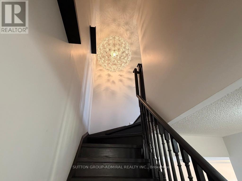 320 - 199 Pine Grove Road, Vaughan, Ontario  L4L 2H7 - Photo 5 - N13160036