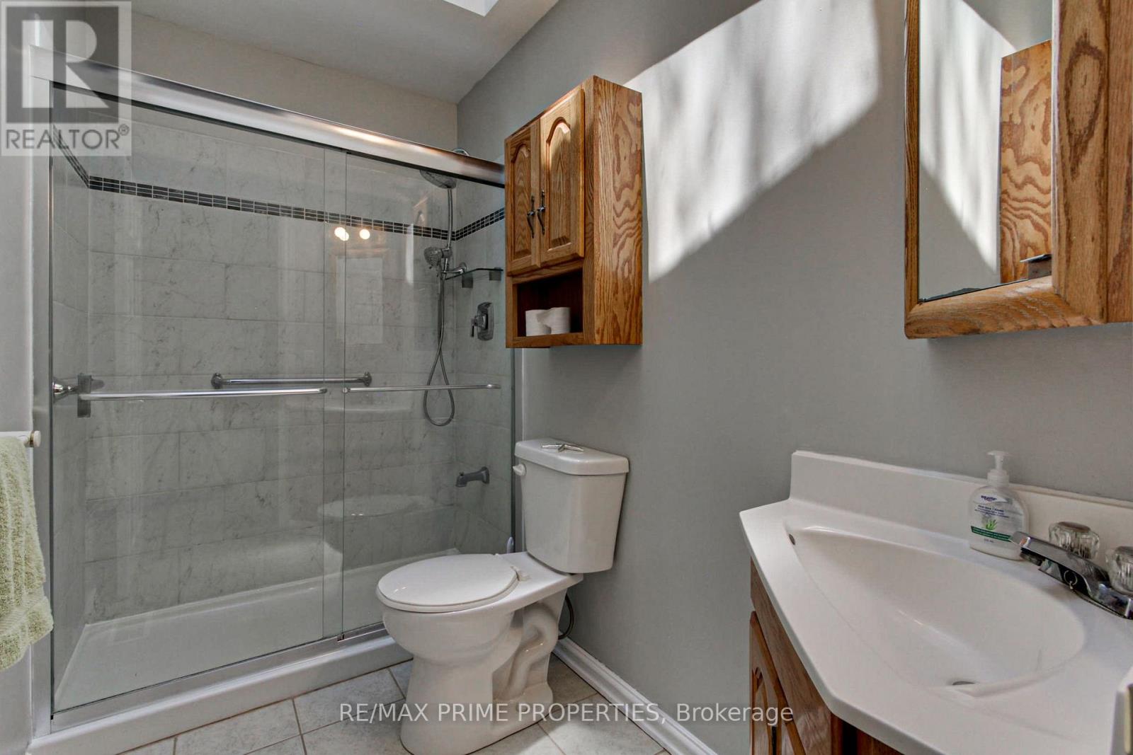 63 Ruta Crescent, Georgina, Ontario  L4P 1C5 - Photo 16 - N13160040