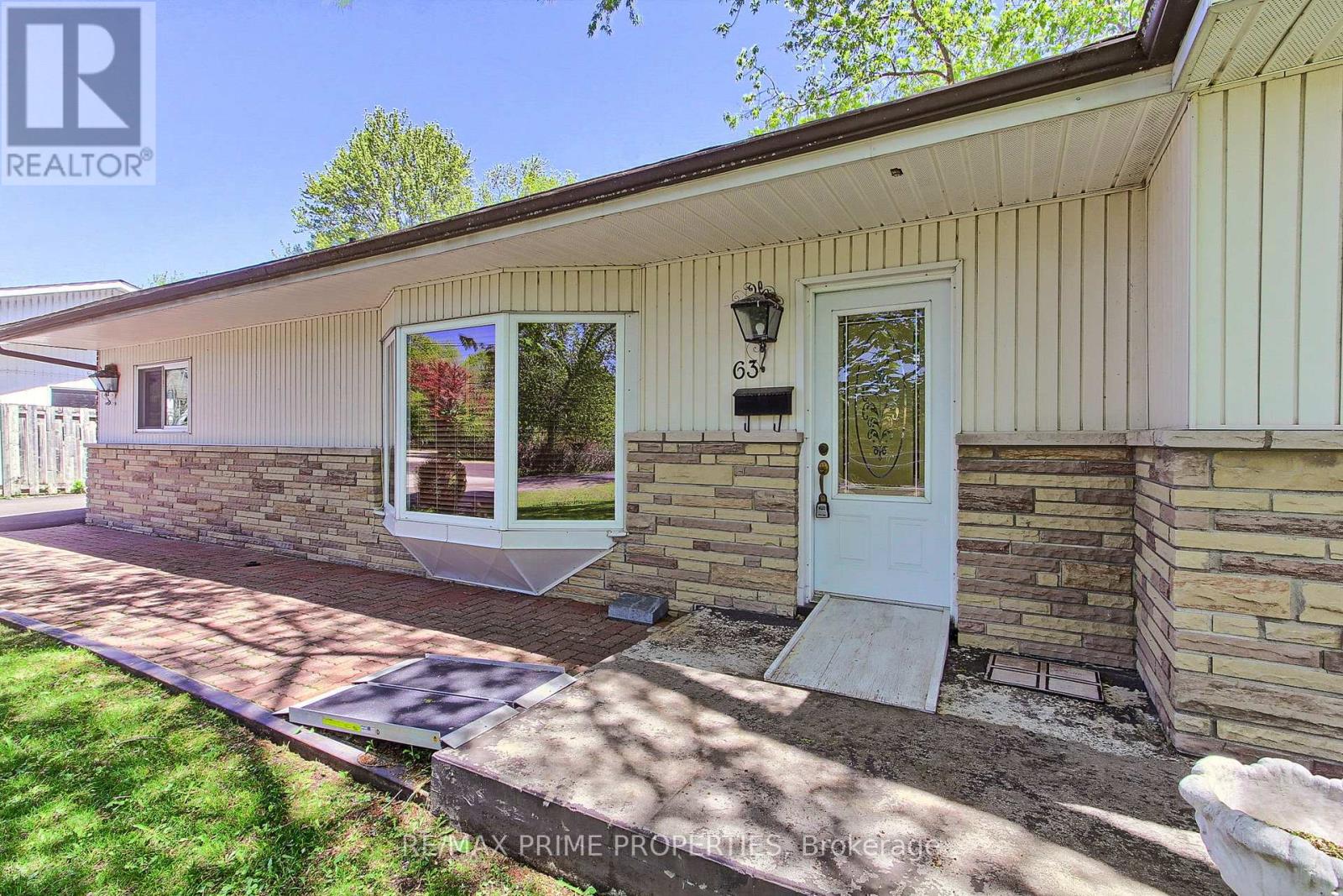 63 Ruta Crescent, Georgina, Ontario  L4P 1C5 - Photo 4 - N13160040