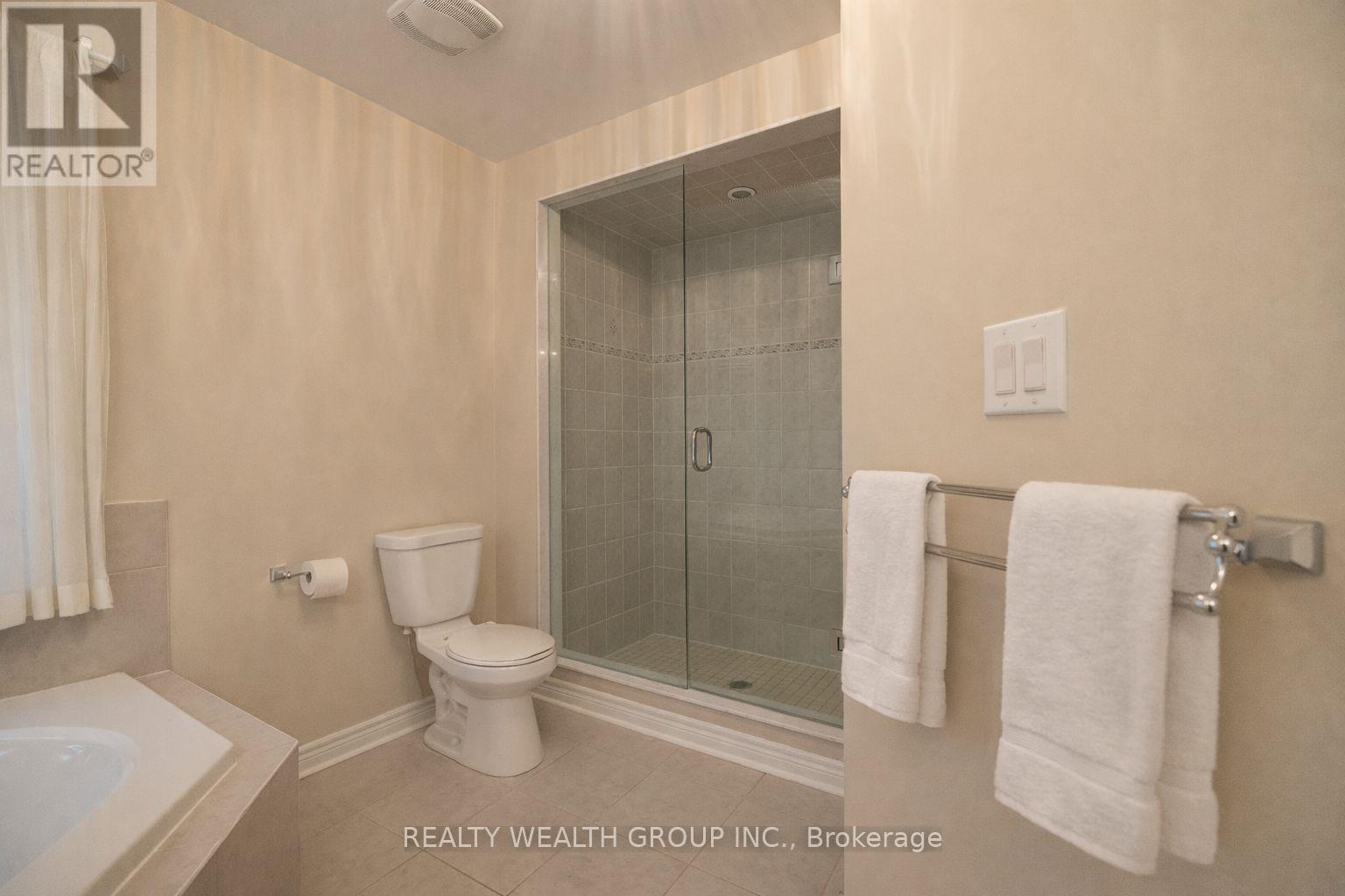 32 Rock Elm Court, Vaughan, Ontario  L6A 4C2 - Photo 13 - N13160044