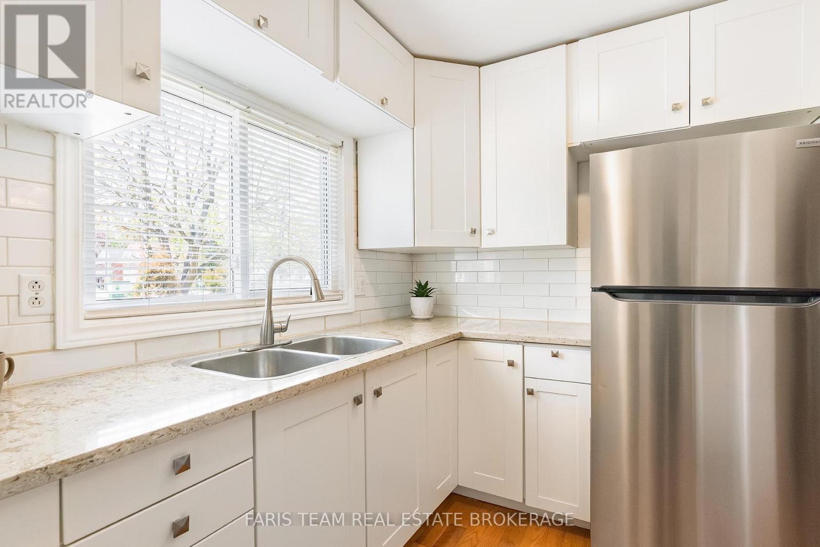 289 Mississaga Street W, Orillia, Ontario  L3V 3B7 - Photo 5 - S13160038