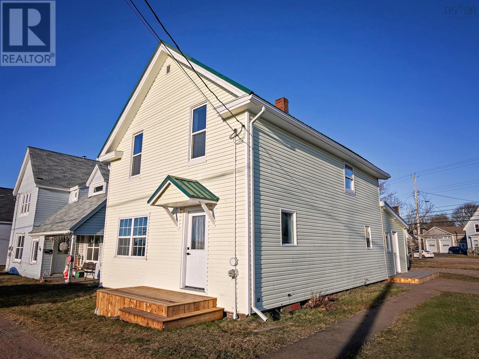 32 Douglas Avenue, Amherst, Nova Scotia