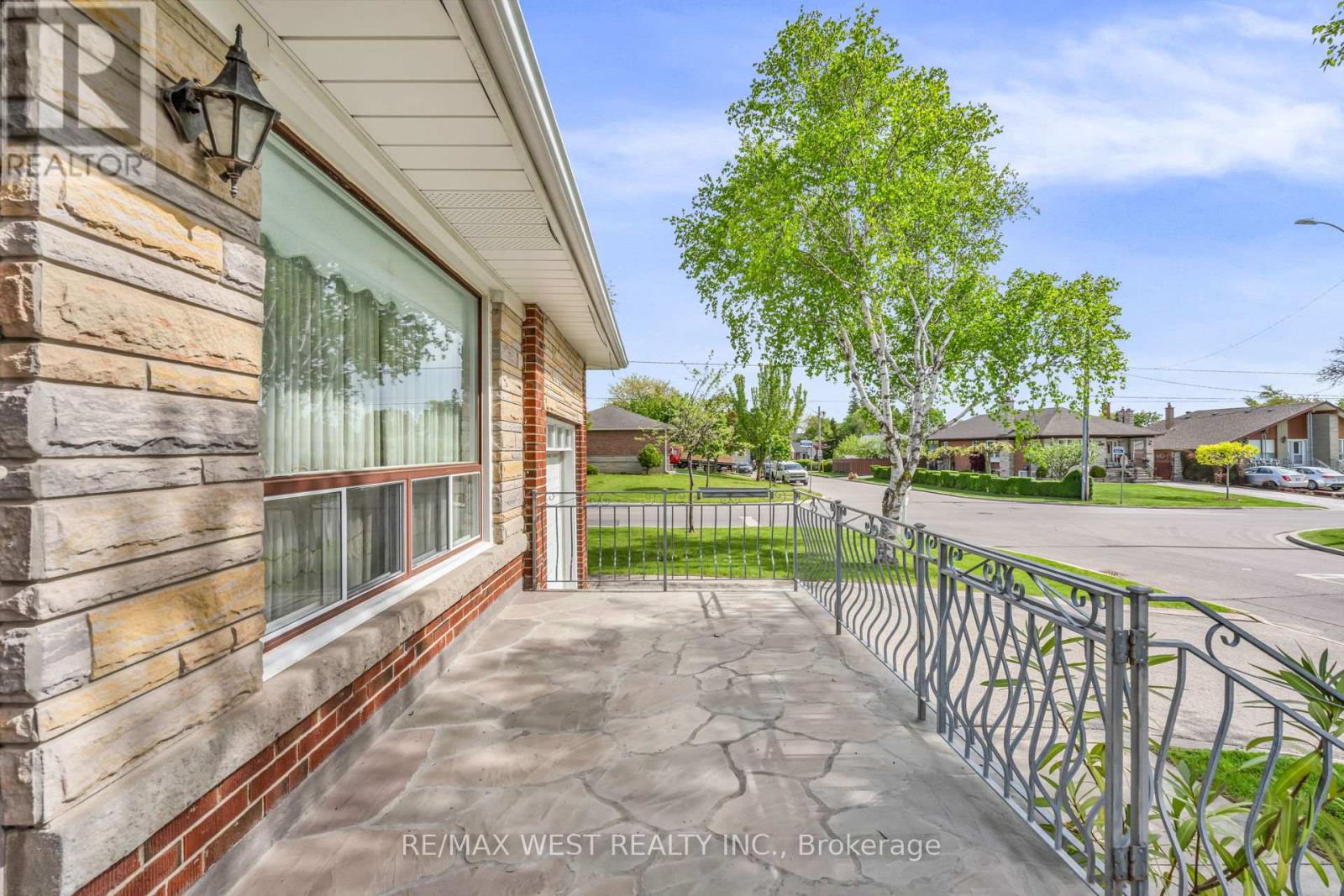 90 Tavistock Road, Toronto, Ontario  M3M 2N9 - Photo 6 - W13160046