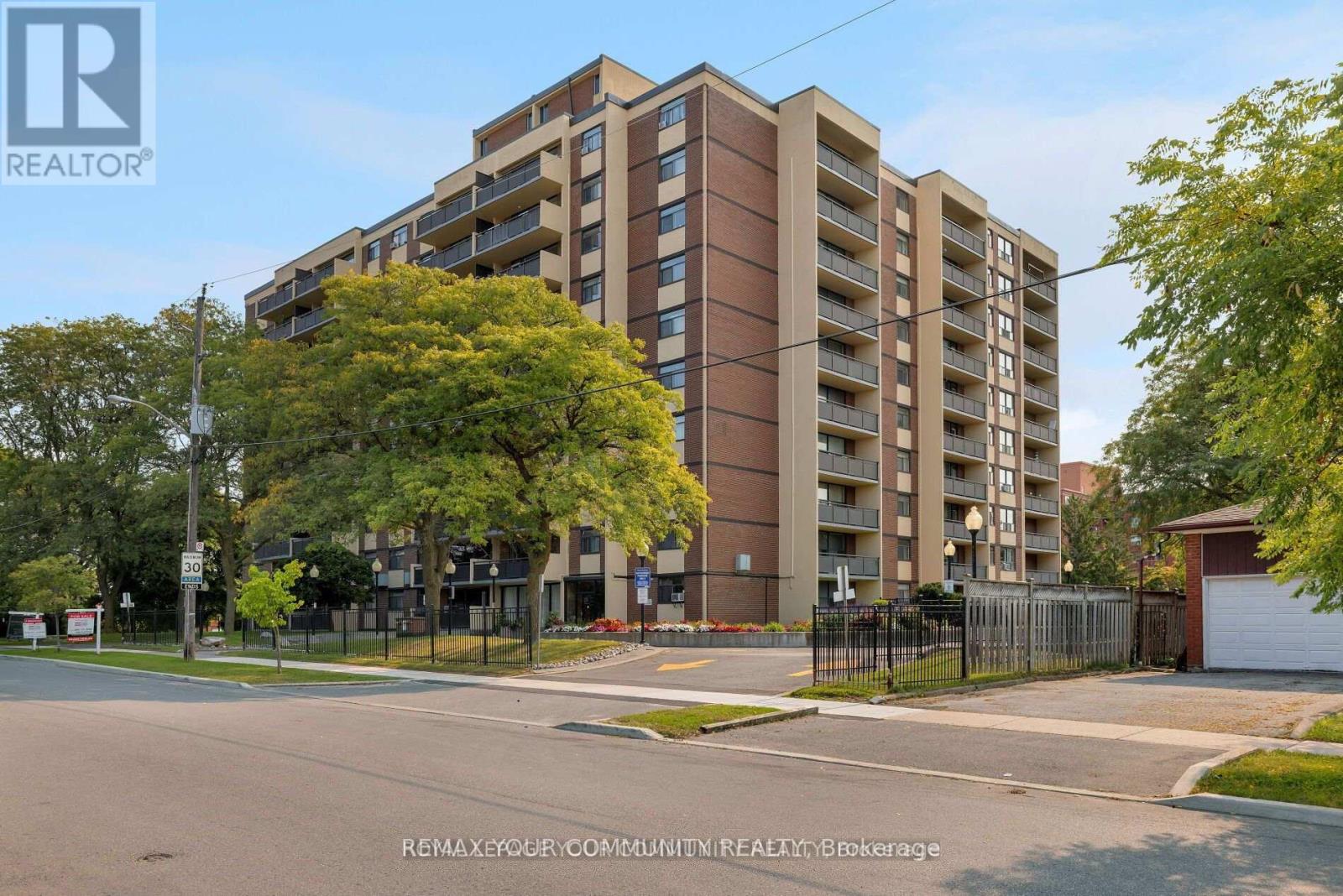 404 - 5 FRITH ROAD, Toronto, Ontario