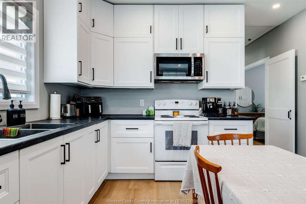 391 Curry Avenue, Windsor, Ontario  N9B 2B6 - Photo 6 - 26011791