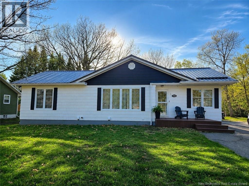 930 O'neil Avenue, Bathurst, New Brunswick  E2A 2L3 - Photo 1 - NB139987