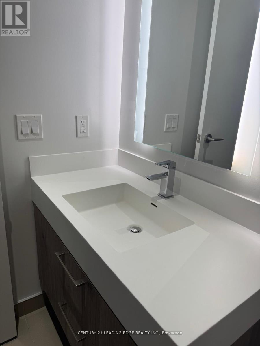 1 Yorkville Avenue, Toronto, Ontario  M4W 0B1 - Photo 3 - C13159528