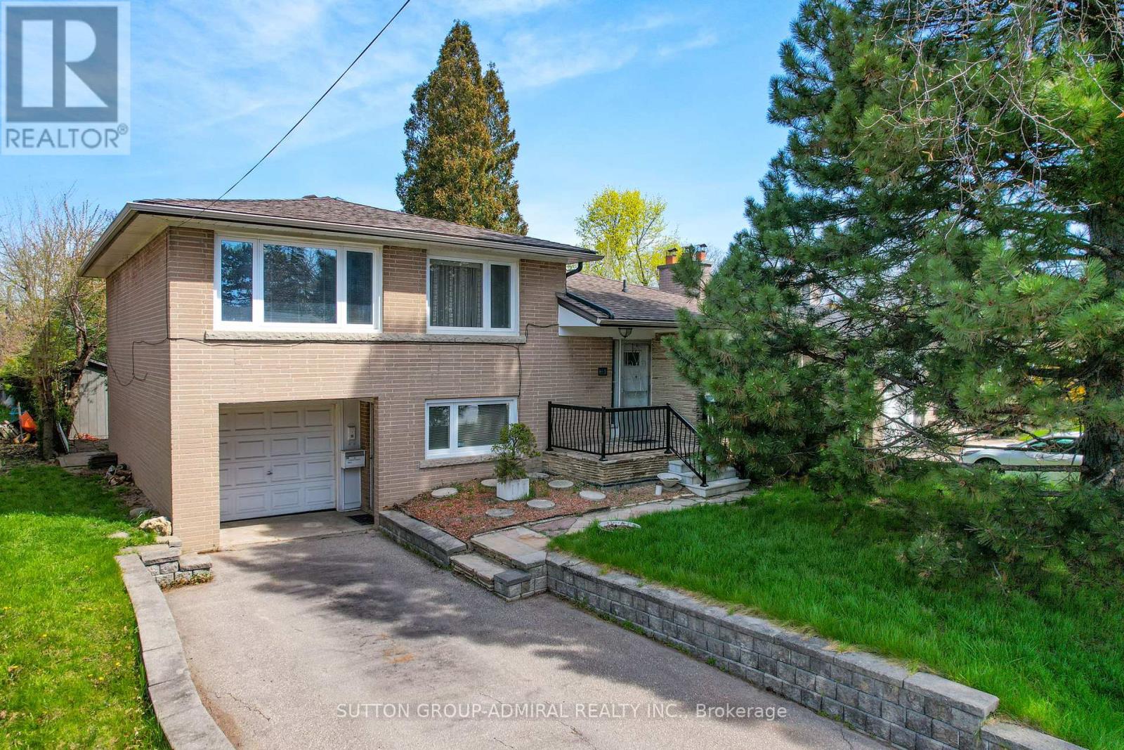 30 FOXWARREN DRIVE, Toronto, Ontario