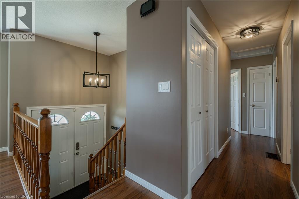 26 Centennial Drive, Brantford, Ontario  N3R 5X7 - Photo 6 - 40820150