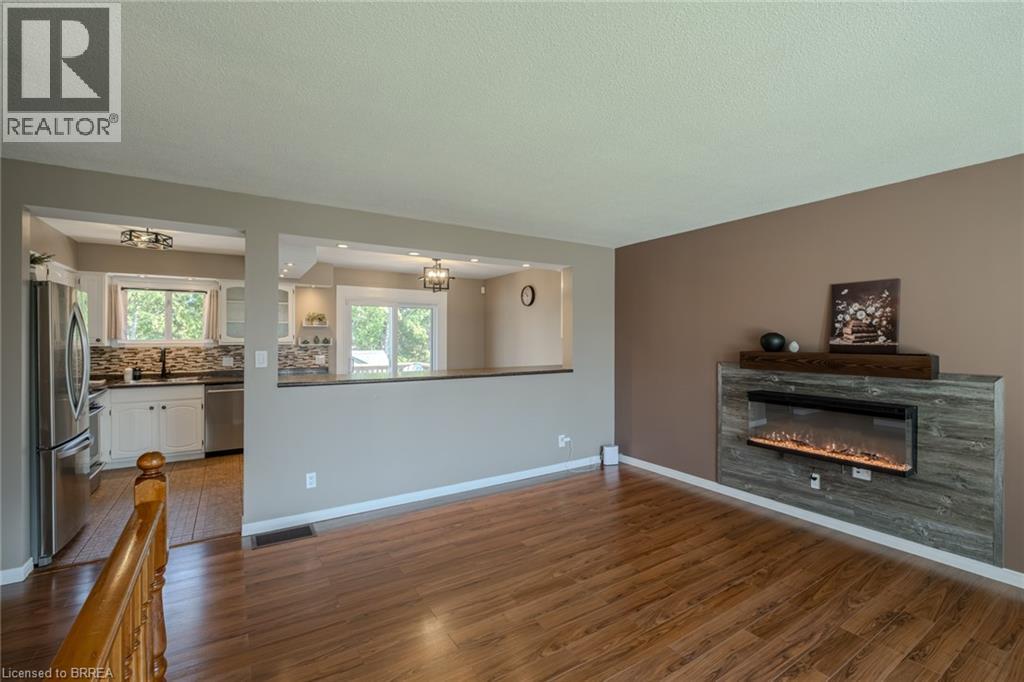 26 Centennial Drive, Brantford, Ontario  N3R 5X7 - Photo 9 - 40820150