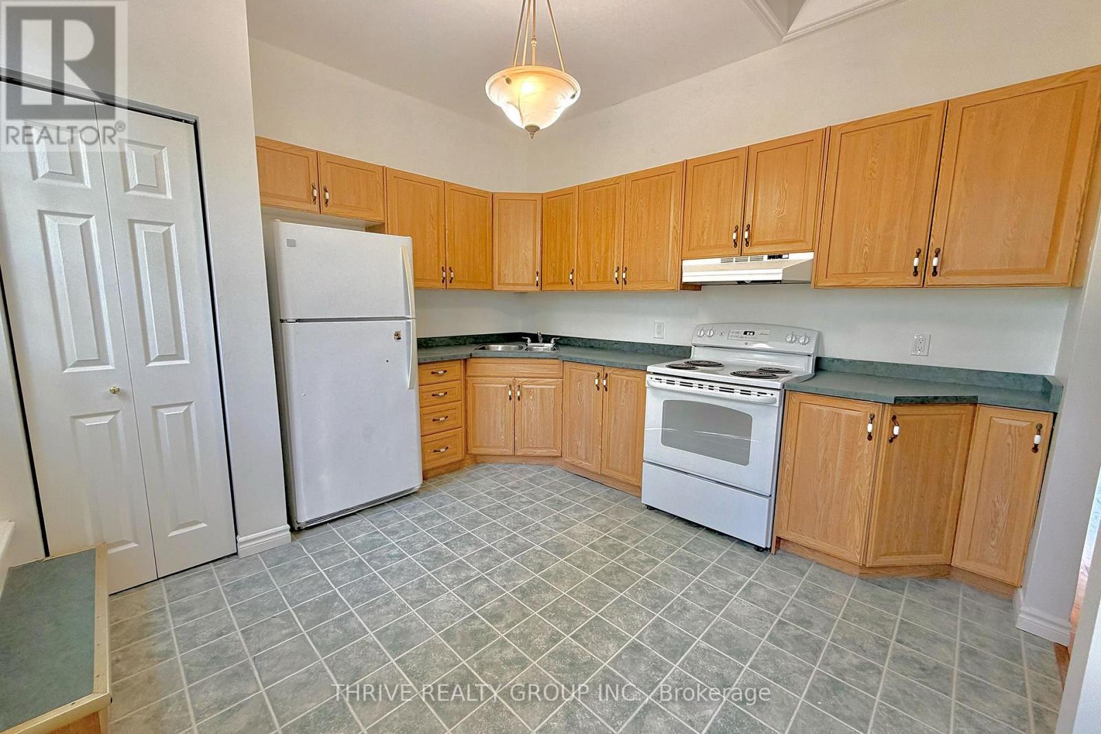 2 - 385 Central Avenue, London East, Ontario  N6B 2E3 - Photo 7 - X13160084