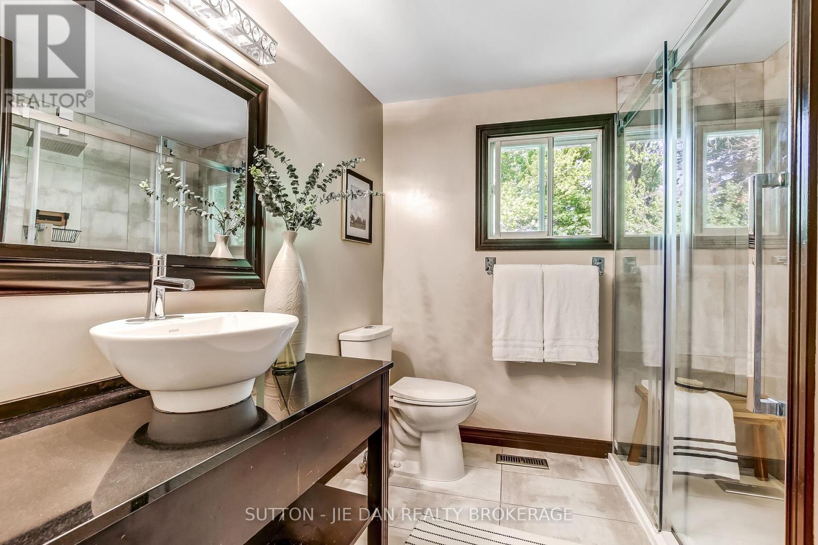 260 Chesham Avenue, London North, Ontario  N6G 3V3 - Photo 14 - X13160098