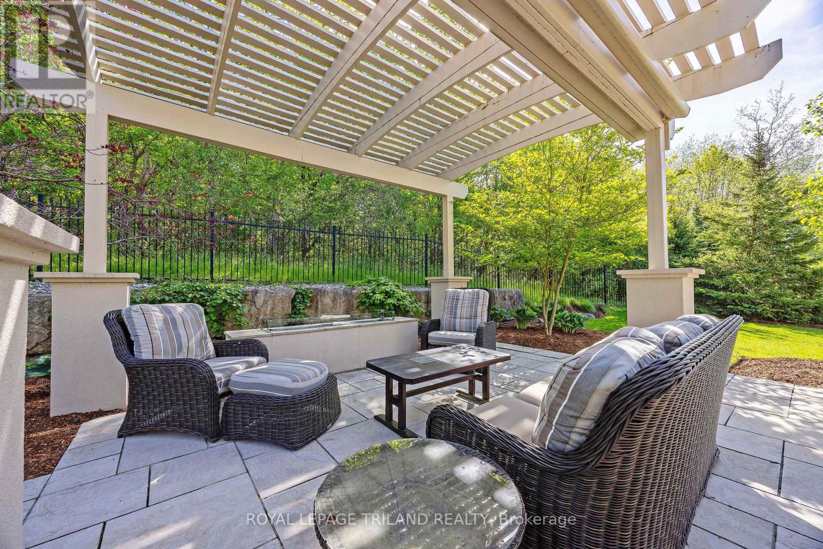 1353 Shore Road, London South, Ontario  N6K 4Z8 - Photo 35 - X13160168