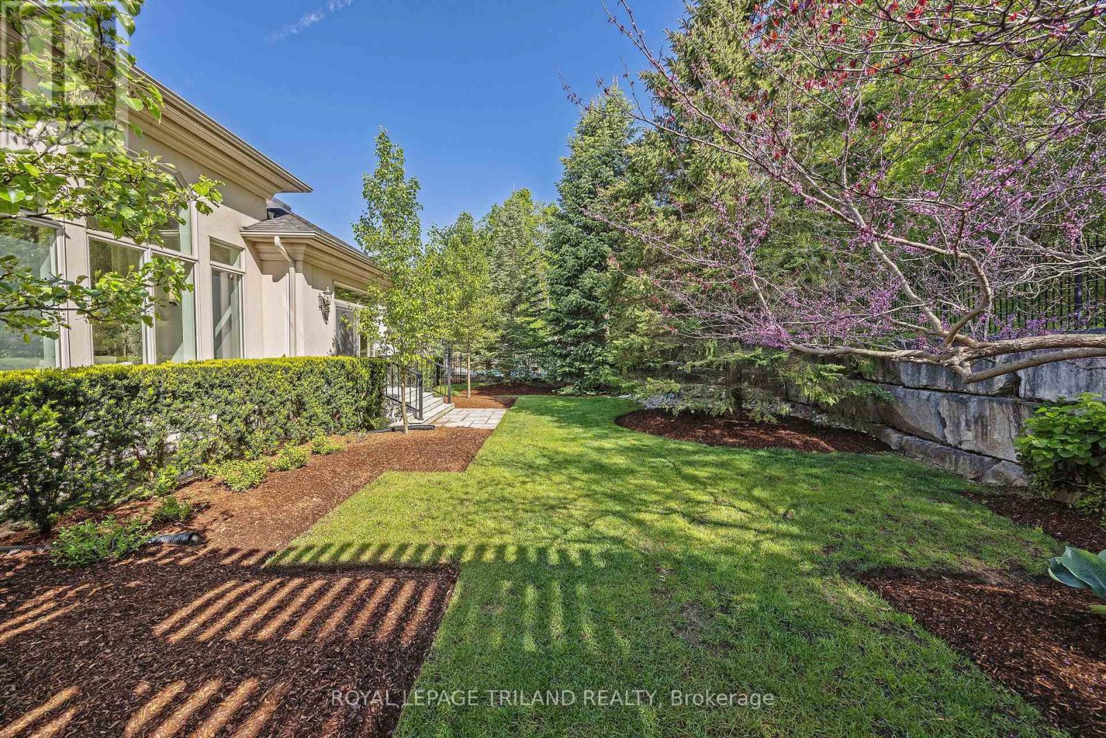 1353 Shore Road, London South, Ontario  N6K 4Z8 - Photo 38 - X13160168
